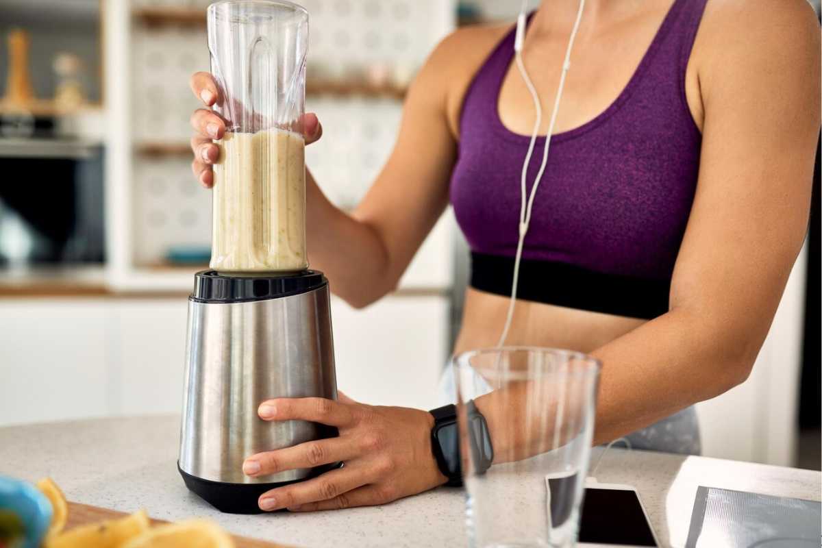 Bebidas saudáveis onde você estiver: conheça a praticidade do mini liquidificador portátil
