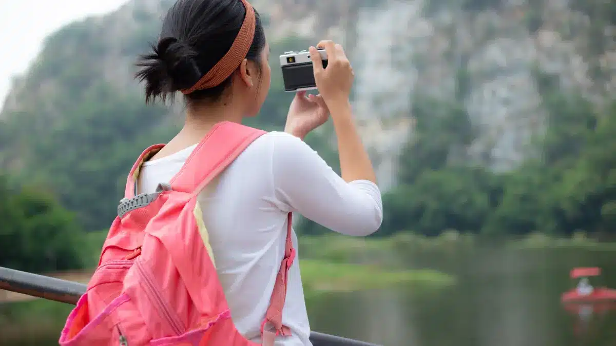 Com quantos anos pode viajar sozinho