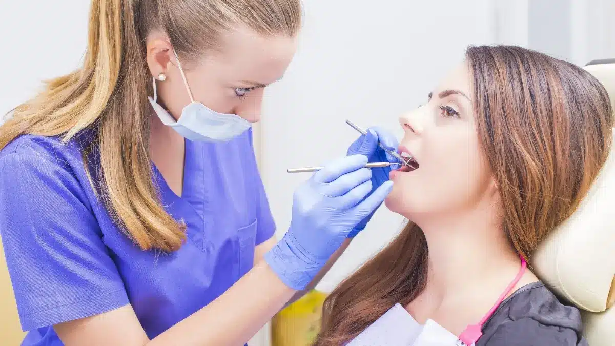 Onde tratar os dentes de graça