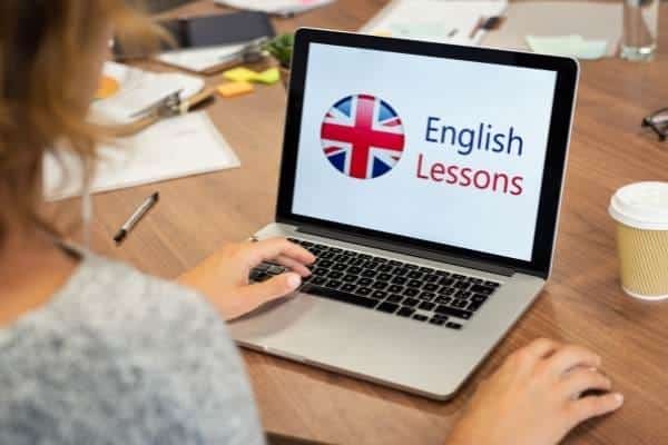 escola-educacao-oferece-curso-gratuito-ingles-avancado